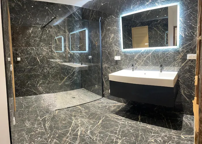 Apartmán De Standing Avec Jacuzzi Exterieur